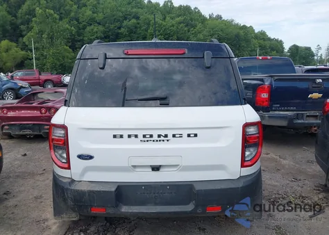 2021 Ford Bronco Sport Outer Banks z USA, uszkodzony, nr VIN 3FMCR9C68MRA95853